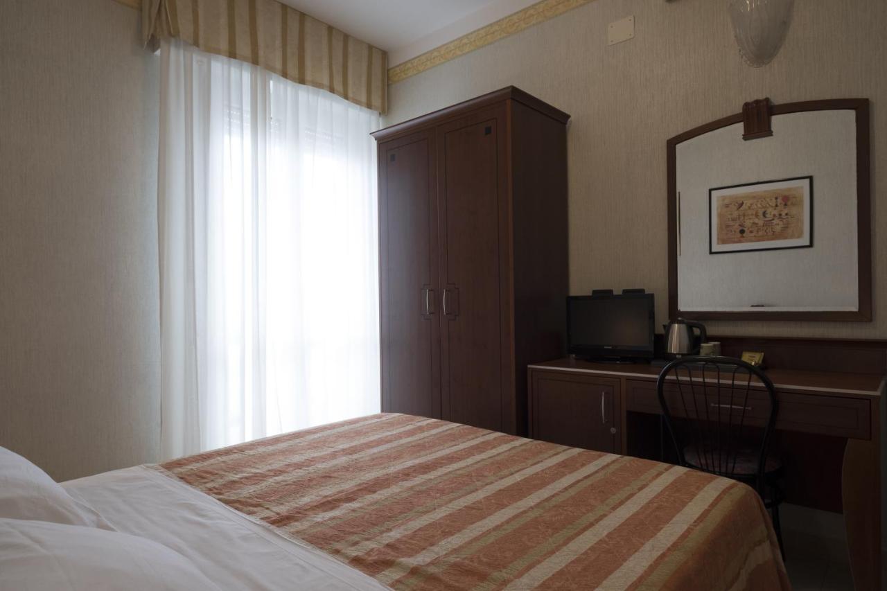 Hotel Rex Rimini Eksteriør billede