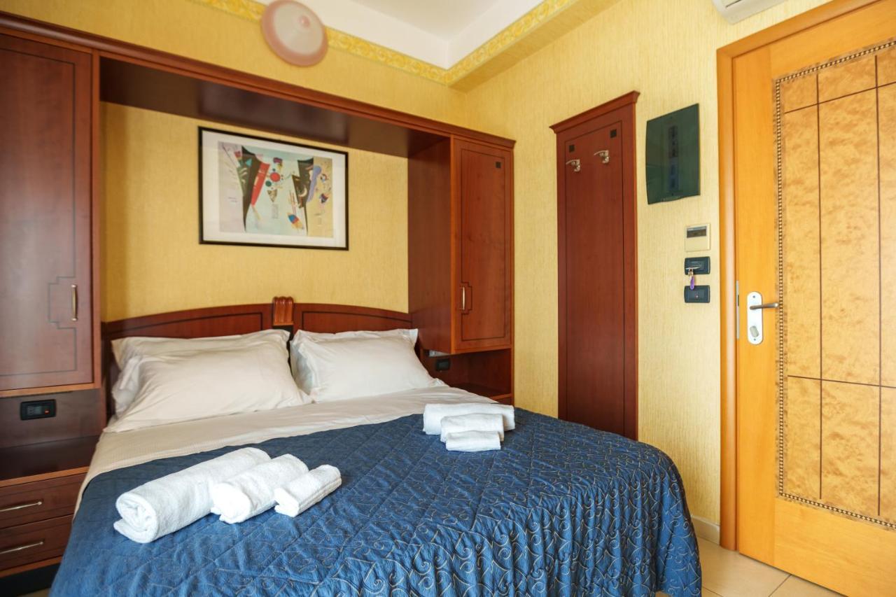 Hotel Rex Rimini Eksteriør billede