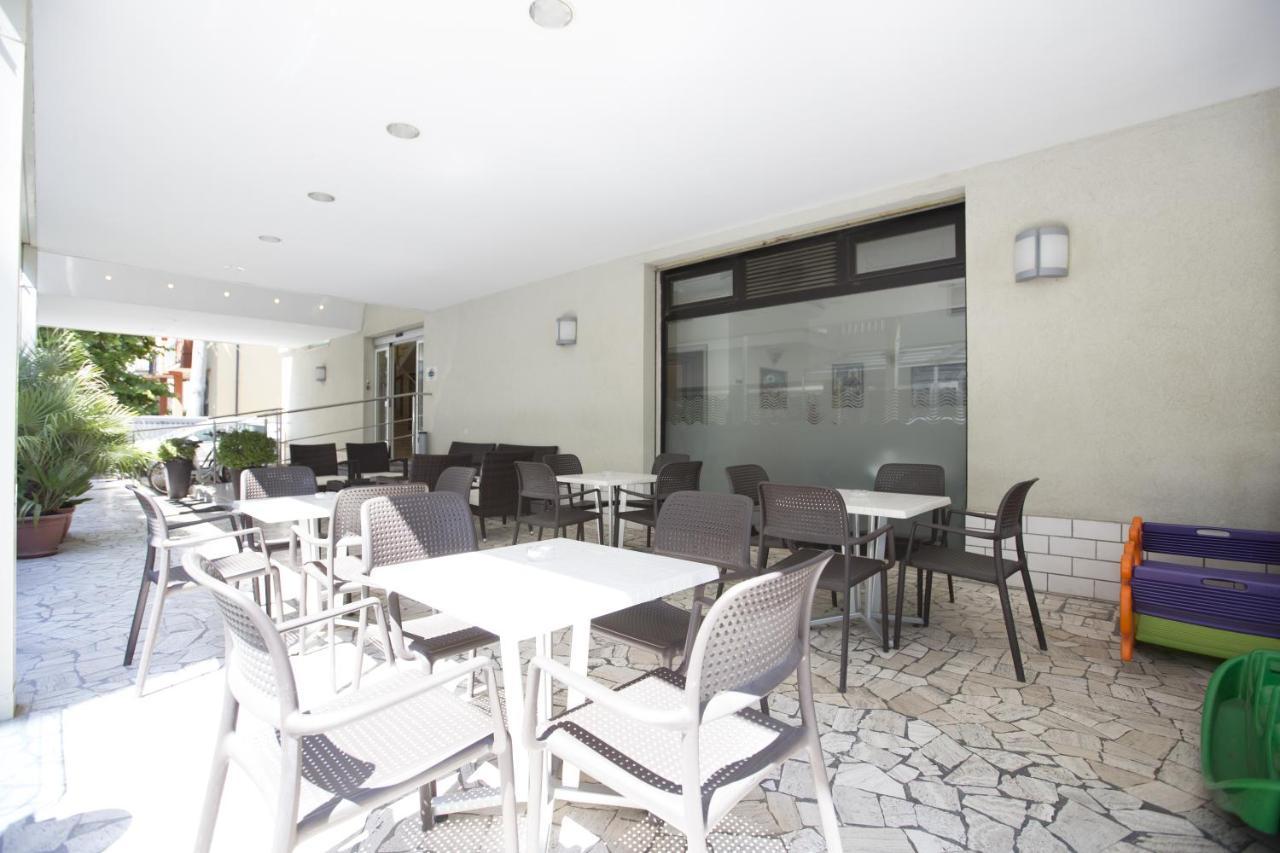 Hotel Rex Rimini Eksteriør billede