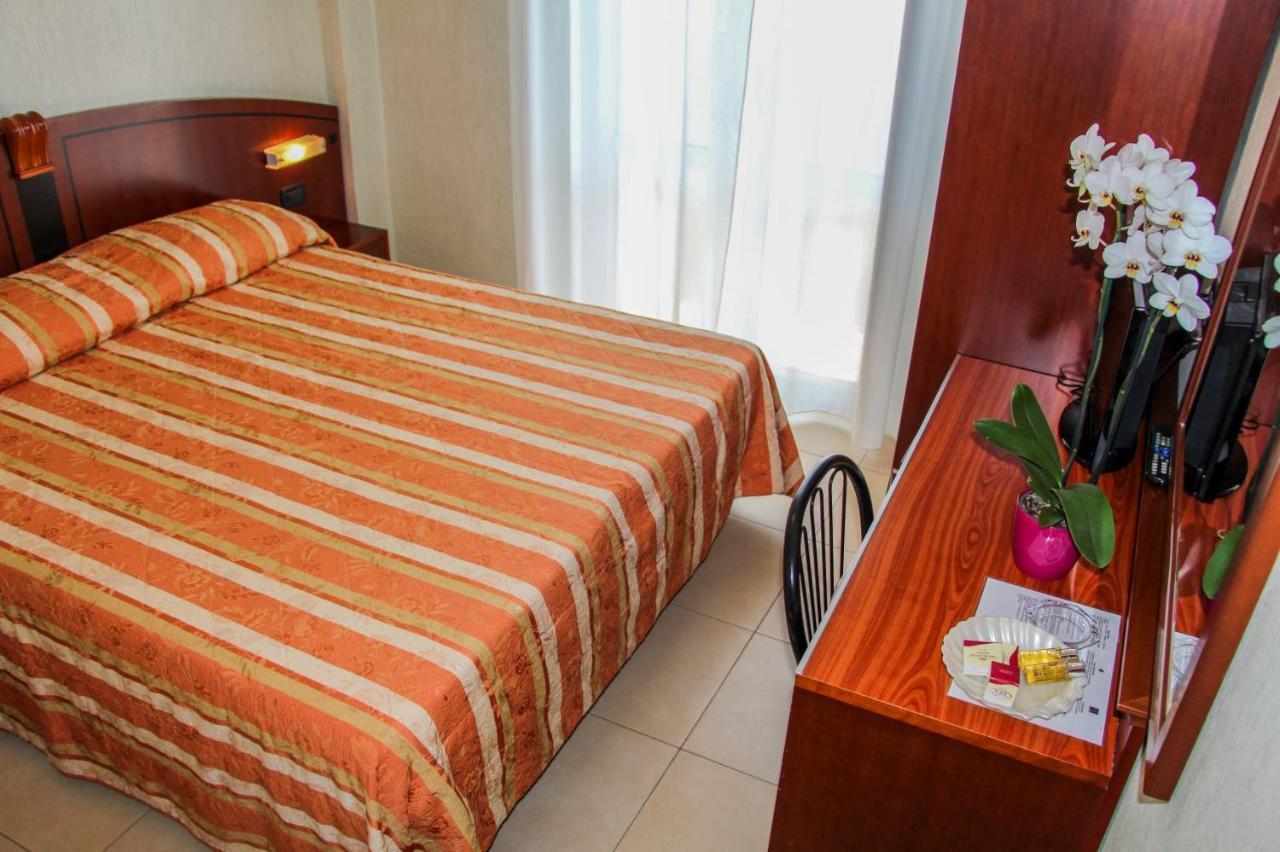 Hotel Rex Rimini Eksteriør billede