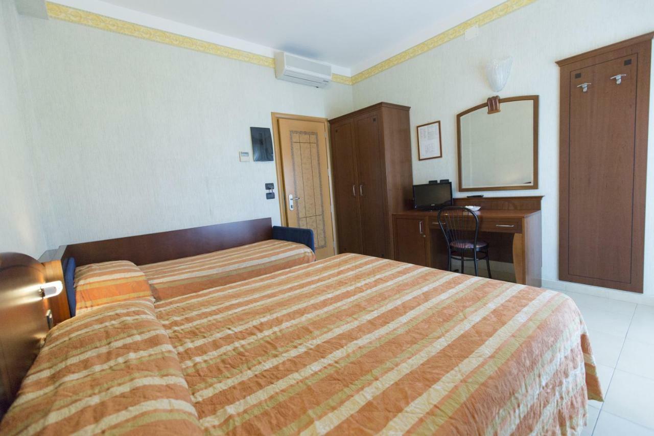 Hotel Rex Rimini Eksteriør billede